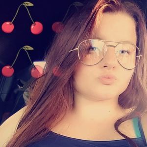 Meet your Posher, Leanna